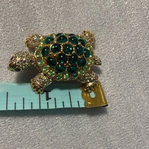 Swarovski Crystal Turtle Brooch - Vintage